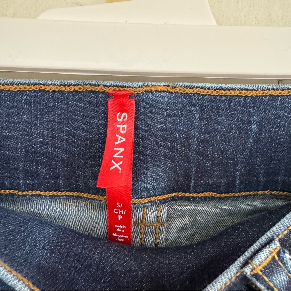 SPANX High Rise Flare Jeans size Small - Picture 3 of 4